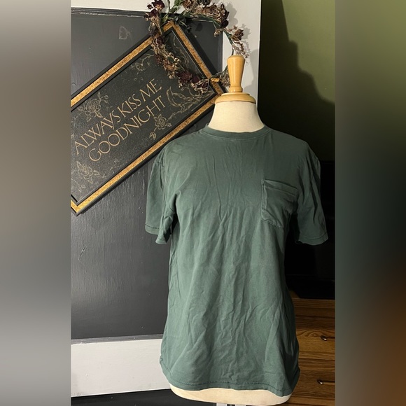 Green pocket T (inventory tub #1) - Picture 1 of 5